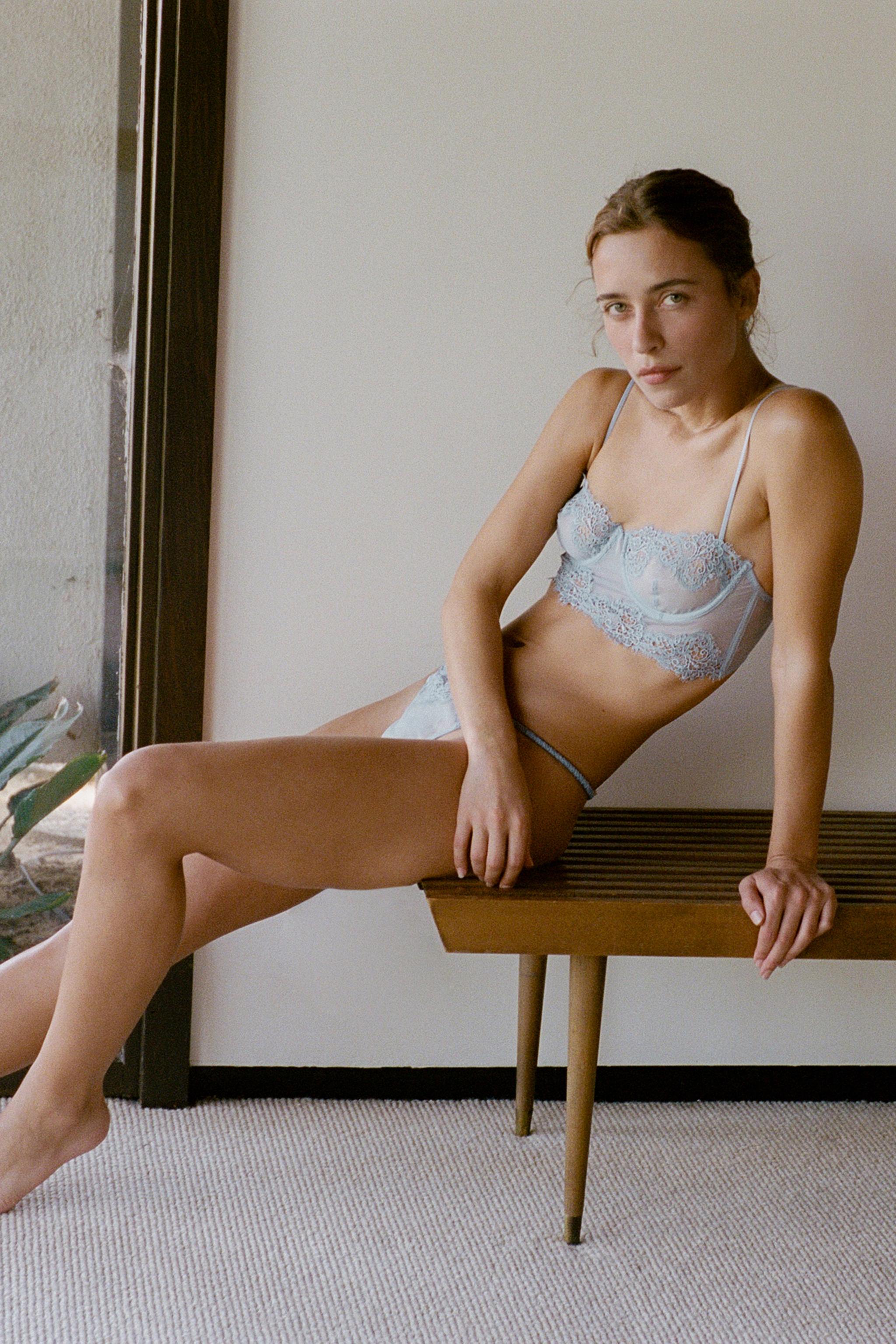 LACE BRALETTE